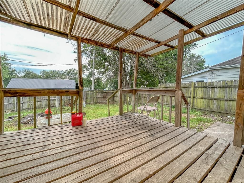 114 Kavanaugh Street — photo 18