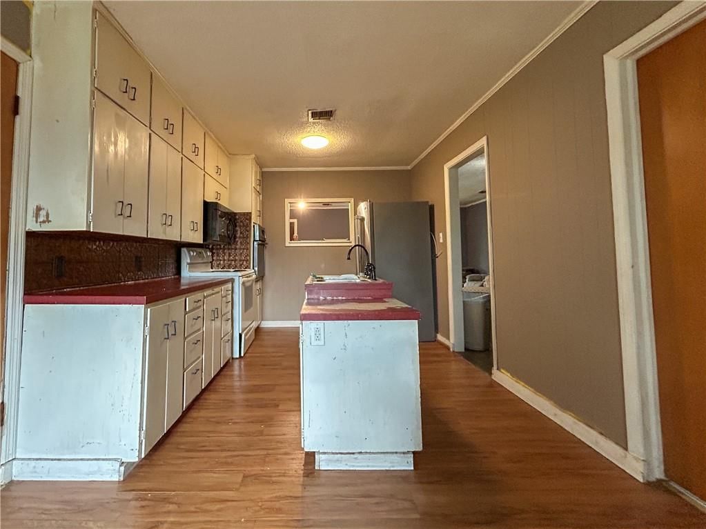 114 Kavanaugh Street — photo 5