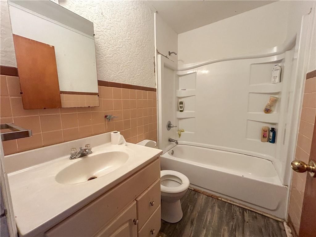 114 Kavanaugh Street — photo 9