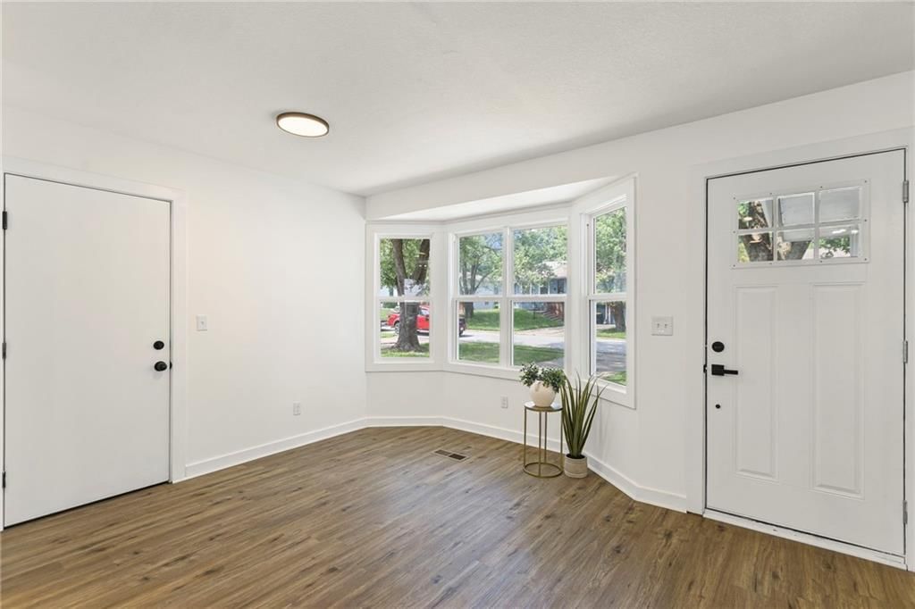 8927 Stark Avenue — photo 15