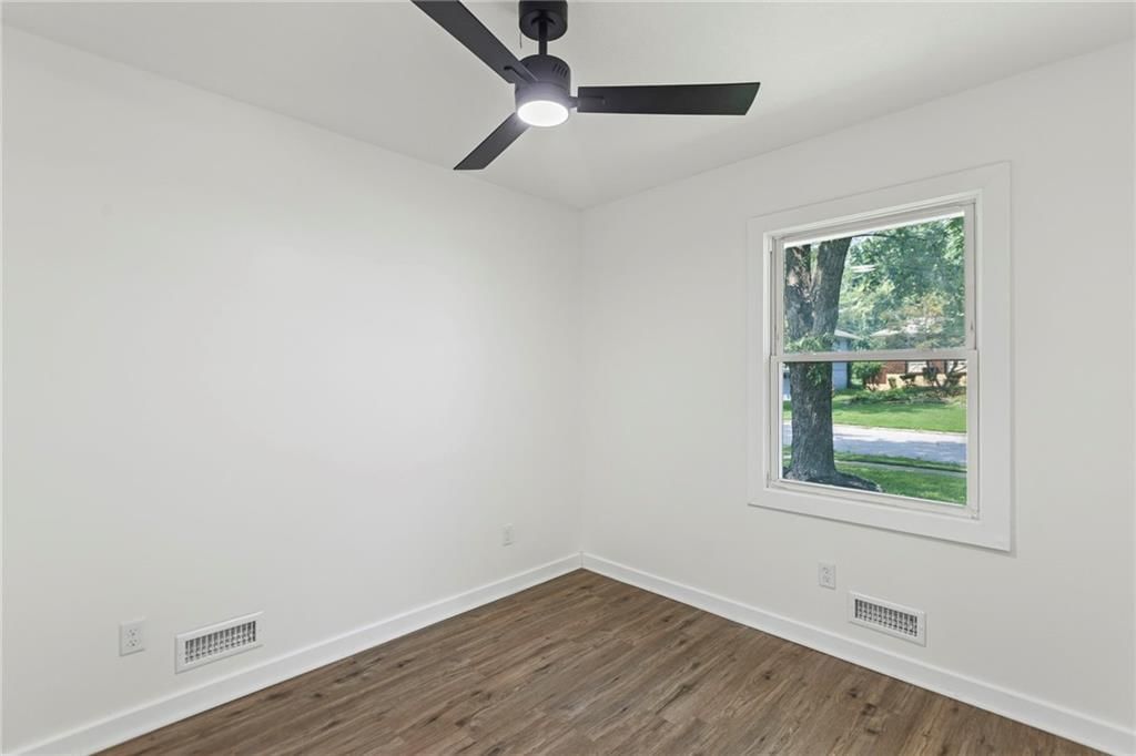 8927 Stark Avenue — photo 26