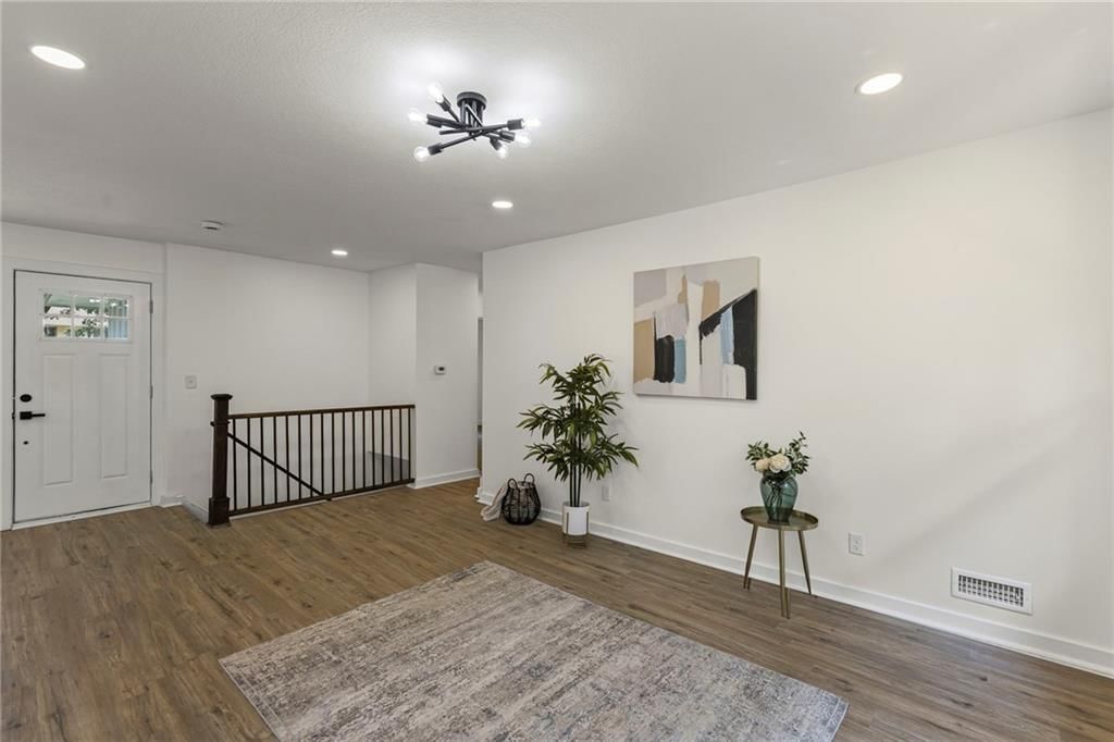 8927 Stark Avenue — photo 8