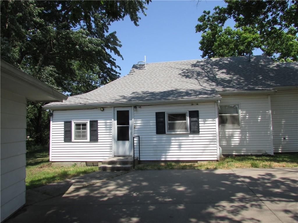 110 E Main Street — photo 12