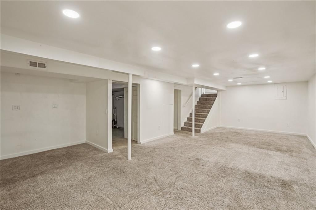 206 N Windsor Street — photo 21