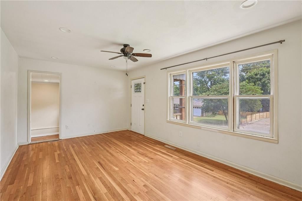 206 N Windsor Street — photo 5