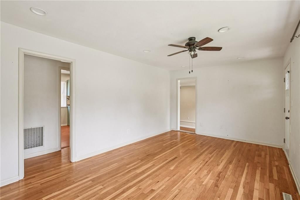 206 N Windsor Street — photo 6