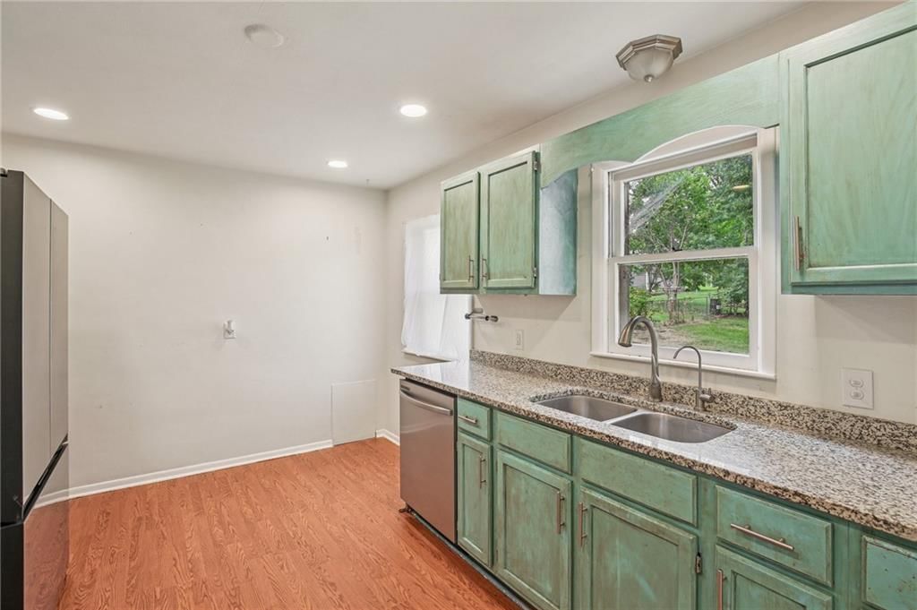 206 N Windsor Street — photo 9