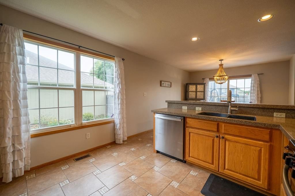 2722 Stratton Drive — photo 17