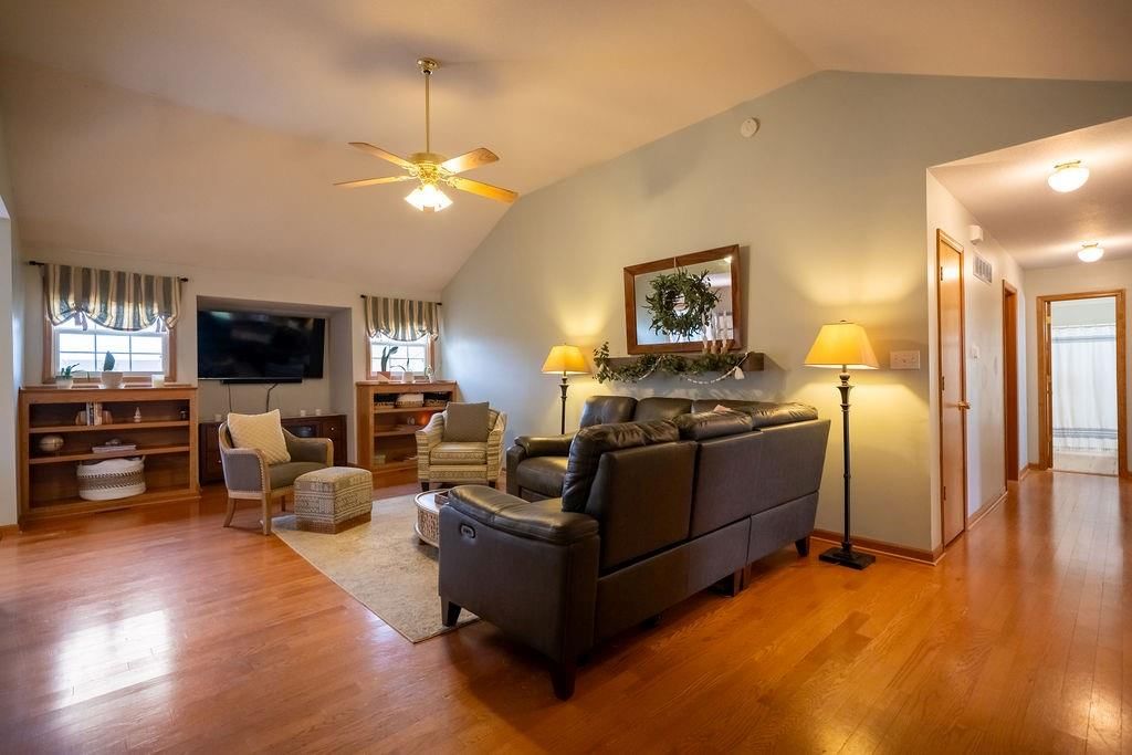 2722 Stratton Drive — photo 8
