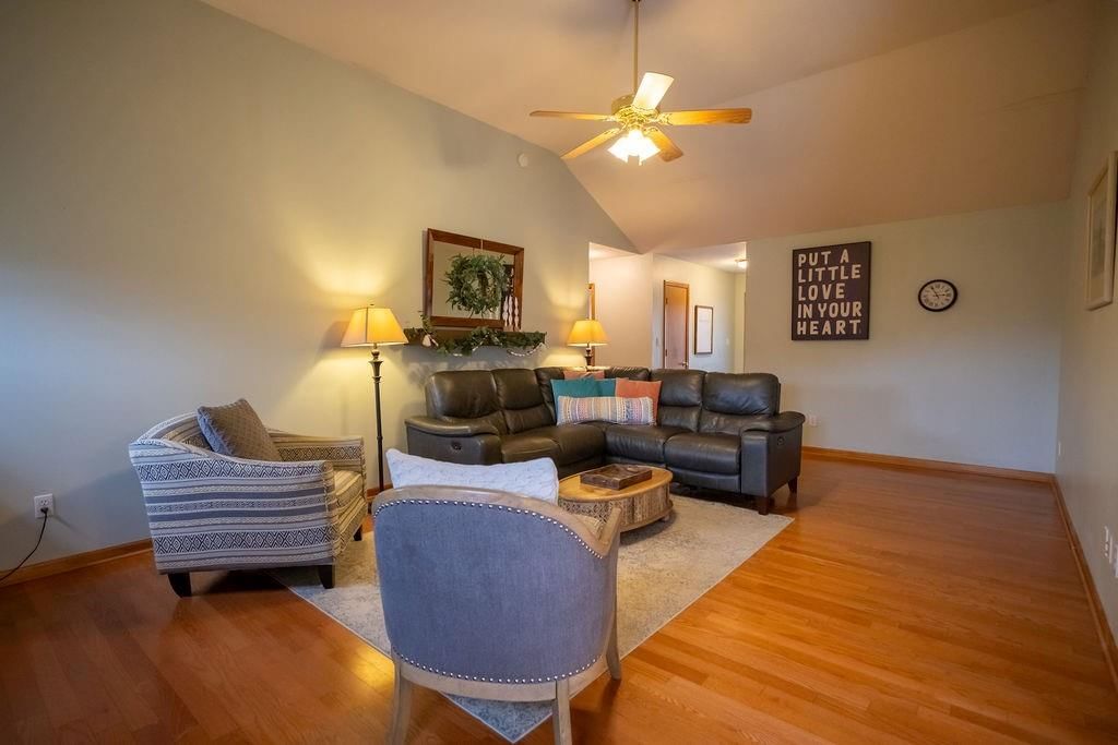 2722 Stratton Drive — photo 9