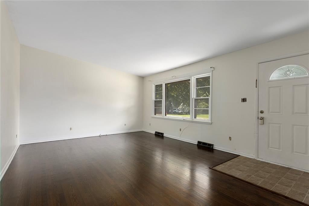 5640 Monrovia Street — photo 4