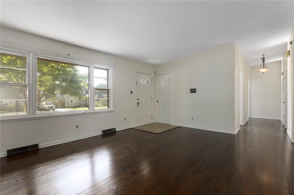 5640 Monrovia Street — photo 5
