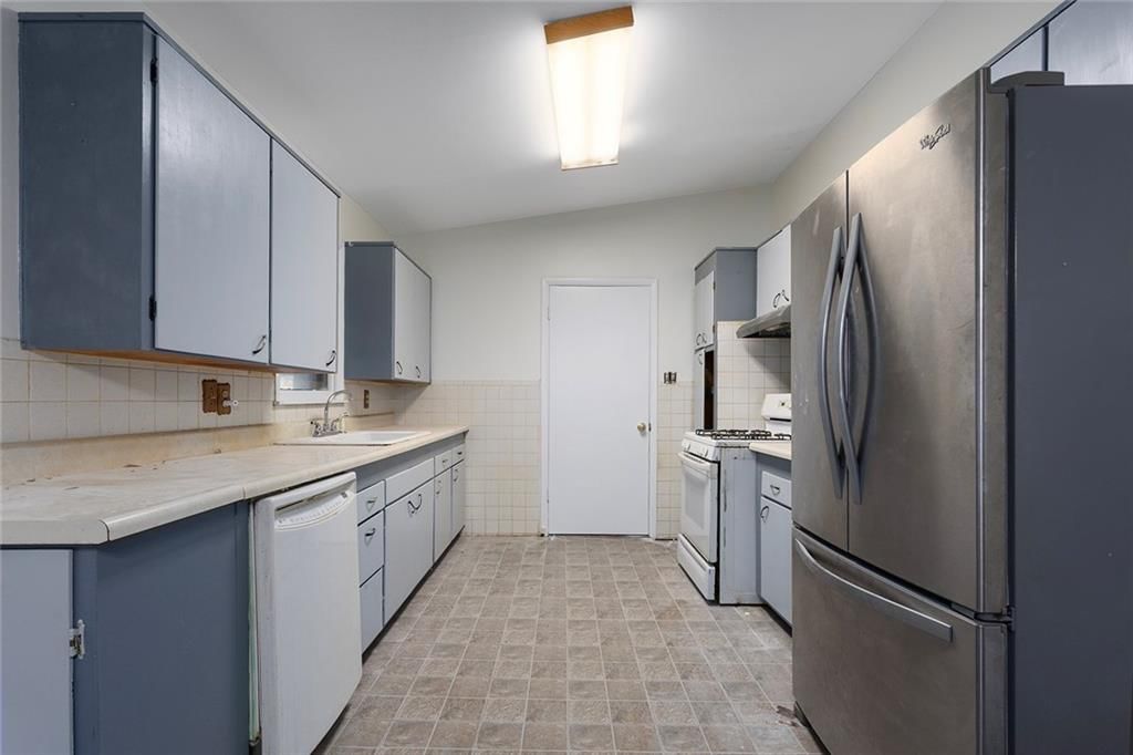 5640 Monrovia Street — photo 9