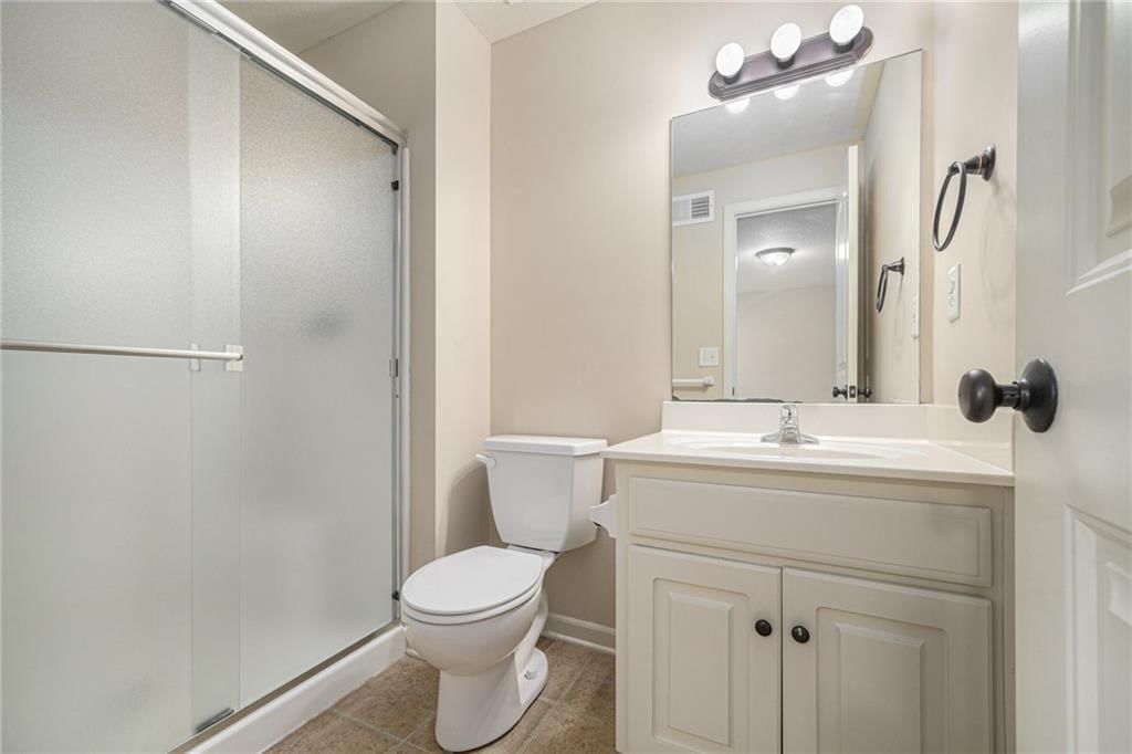 2304 W Piatt Lane — photo 17