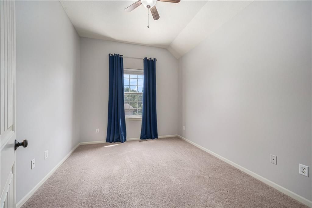 2304 W Piatt Lane — photo 18