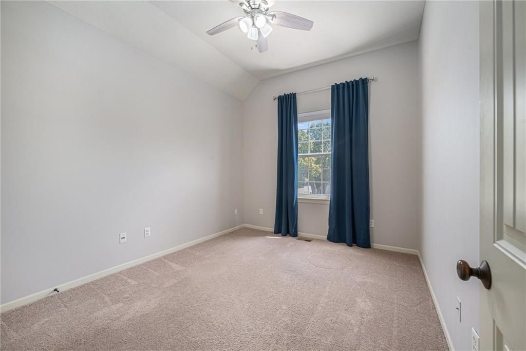 2304 W Piatt Lane — photo 19