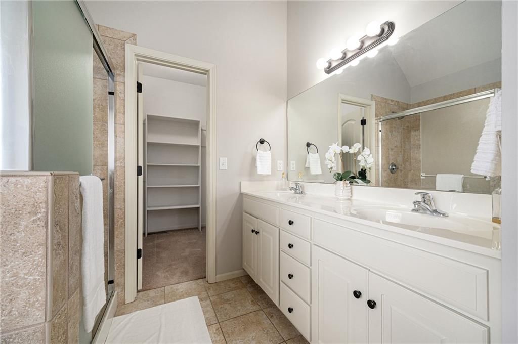 2304 W Piatt Lane — photo 7