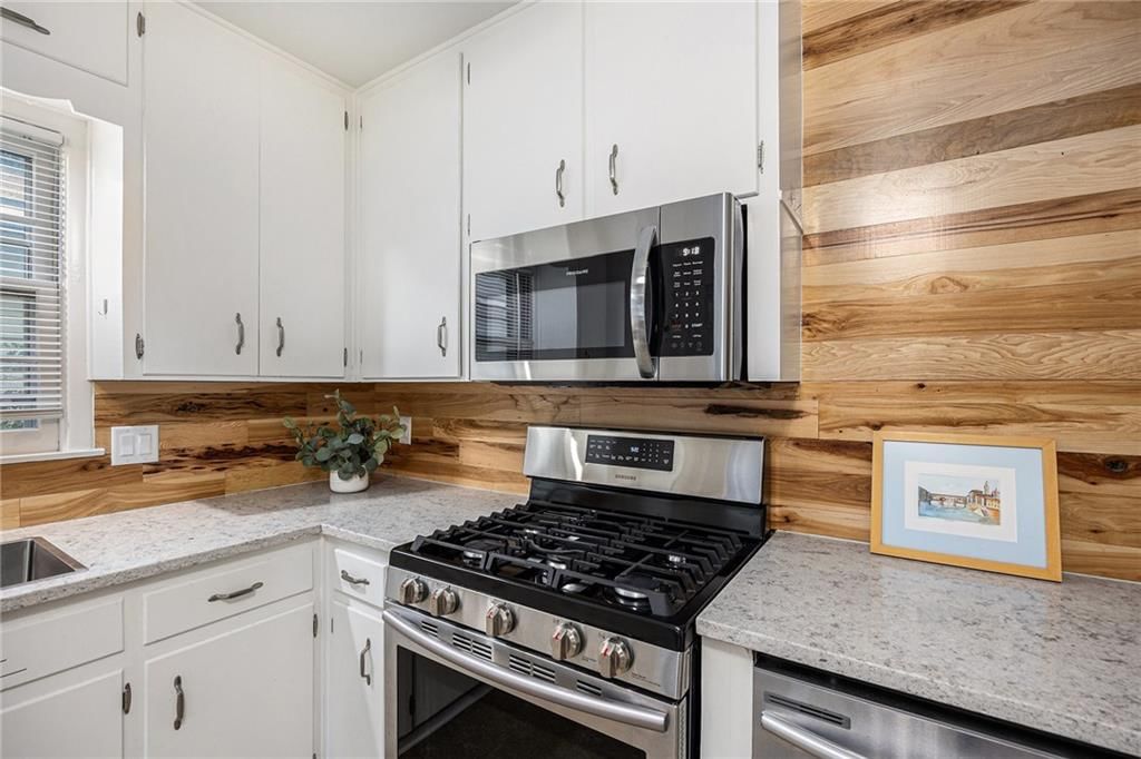 31 W 81st Terrace — photo 5