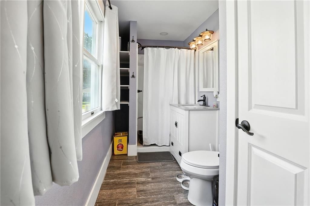 301 W Benton Street — photo 13