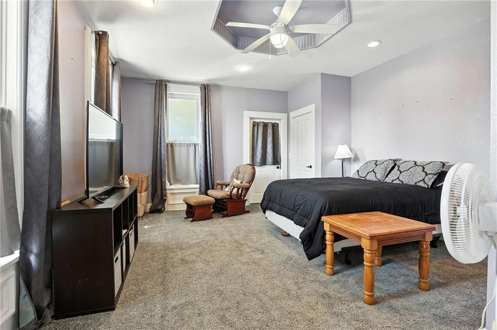 301 W Benton Street — photo 14