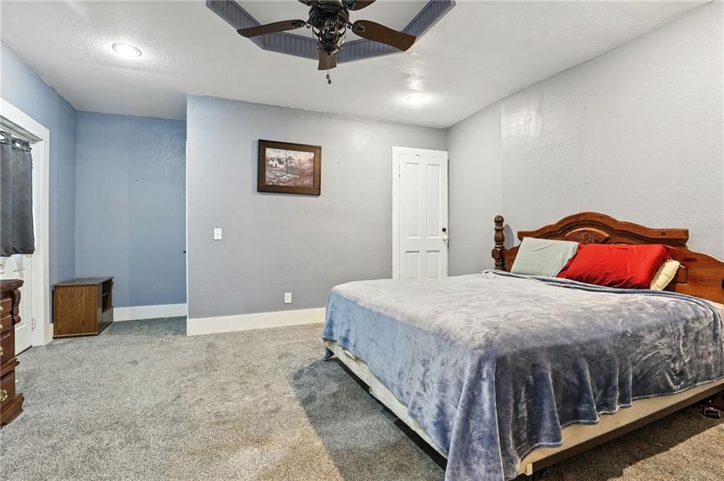 301 W Benton Street — photo 15