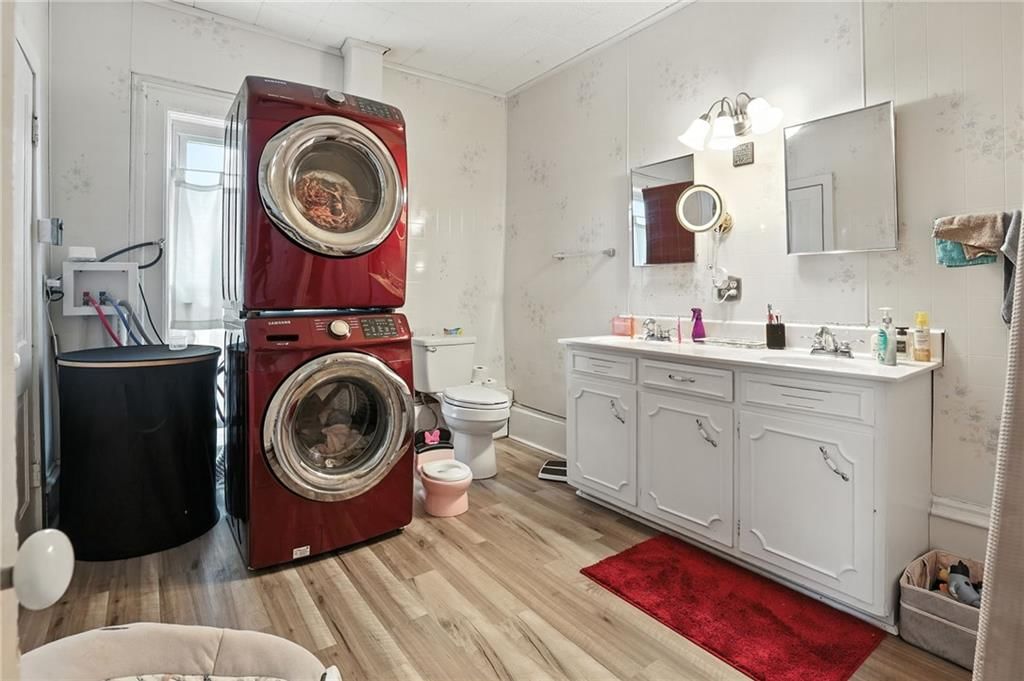 301 W Benton Street — photo 20