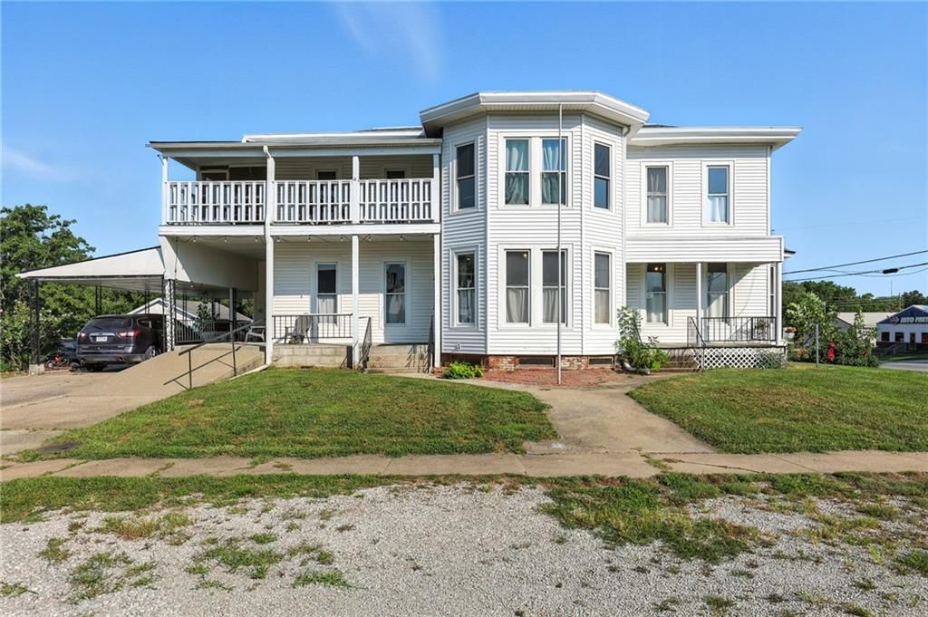 301 W Benton Street — photo 4