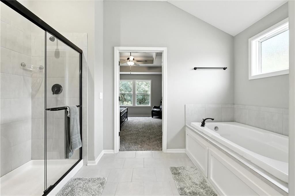 1042 E 14th Street — photo 26