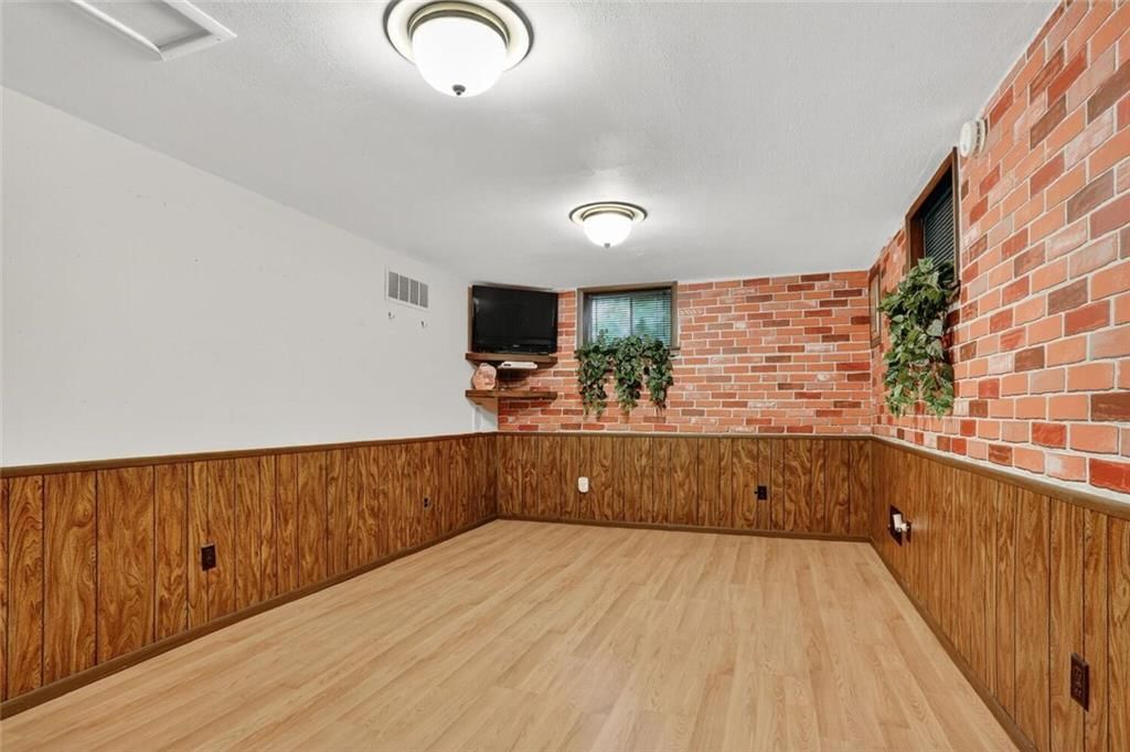 519 Trevis Avenue — photo 13