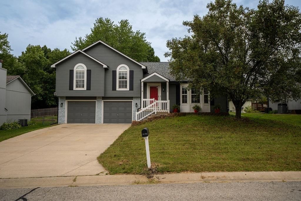 10506 Shelton Avenue — photo 3