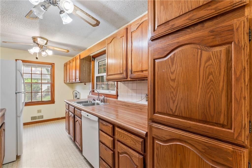 721 Bridge Street — photo 12