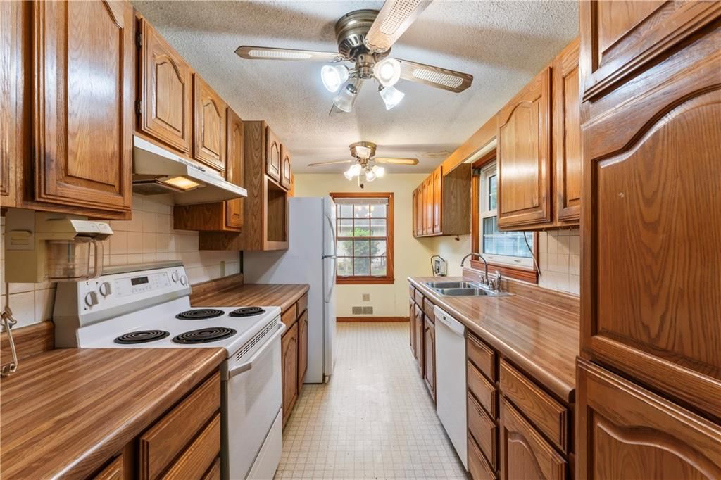 721 Bridge Street — photo 16