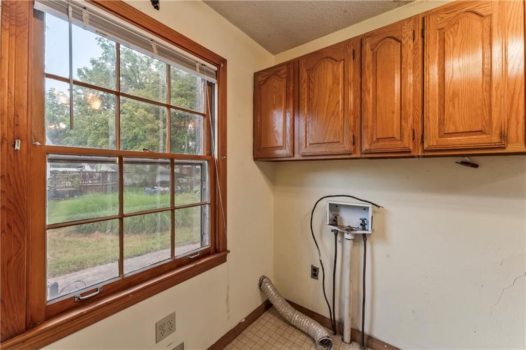 721 Bridge Street — photo 17