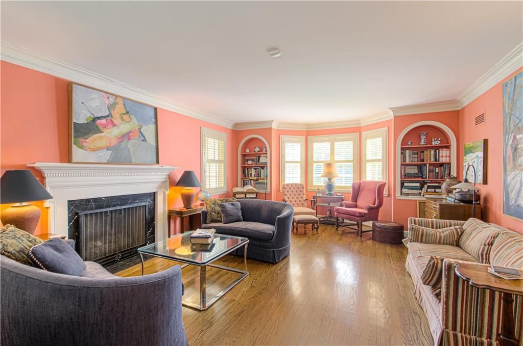 619 W 67th Terrace — photo 8