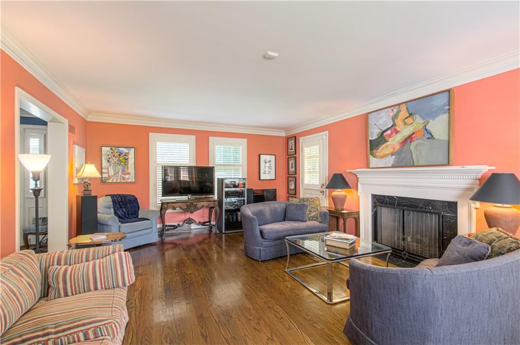 619 W 67th Terrace — photo 9