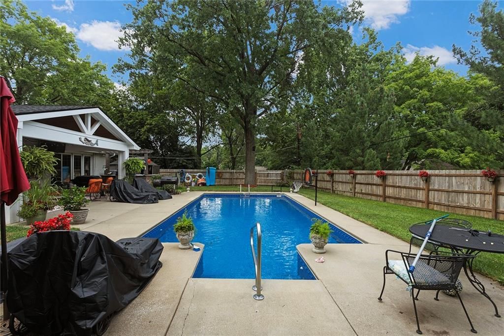 3525 S Cottage Avenue — photo 42