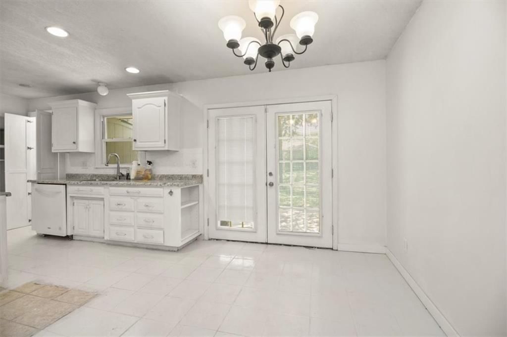 205 SE Moore Court — photo 11