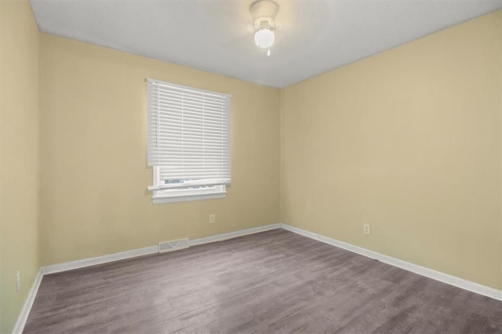205 SE Moore Court — photo 16