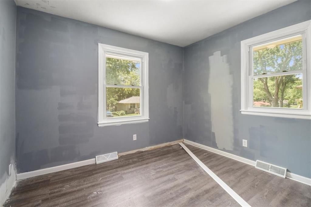 205 SE Moore Court — photo 18