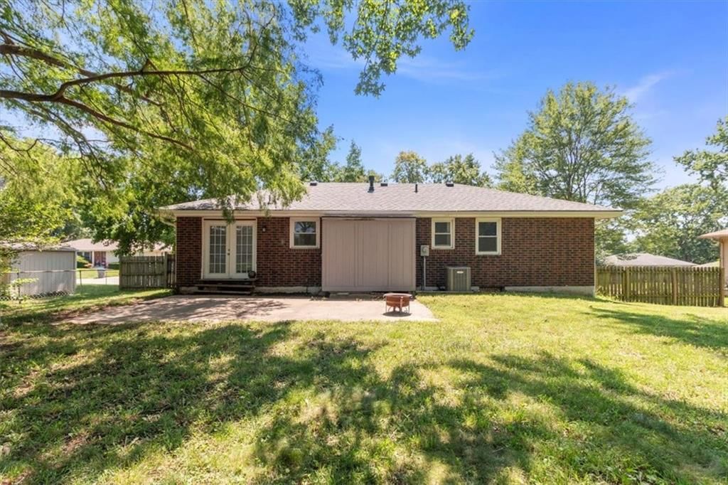 205 SE Moore Court — photo 23
