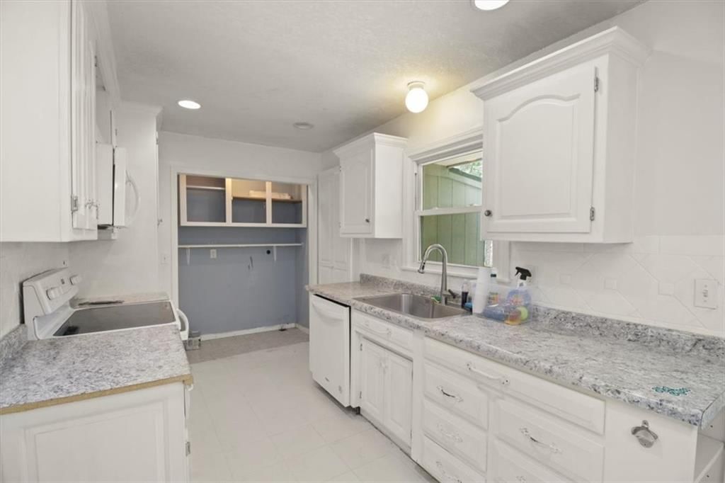 205 SE Moore Court — photo 6
