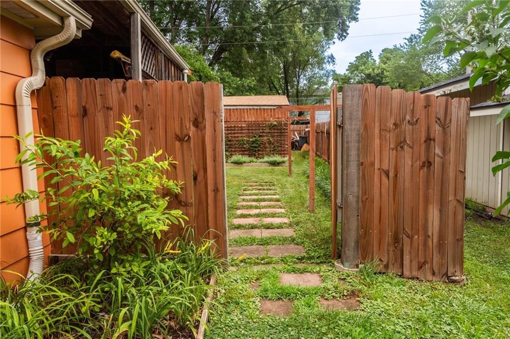 1108 Elm Street — photo 45
