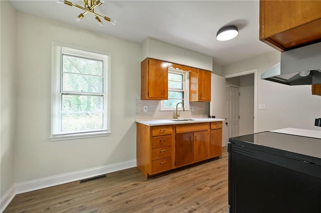 4327 N Drury Avenue — photo 5