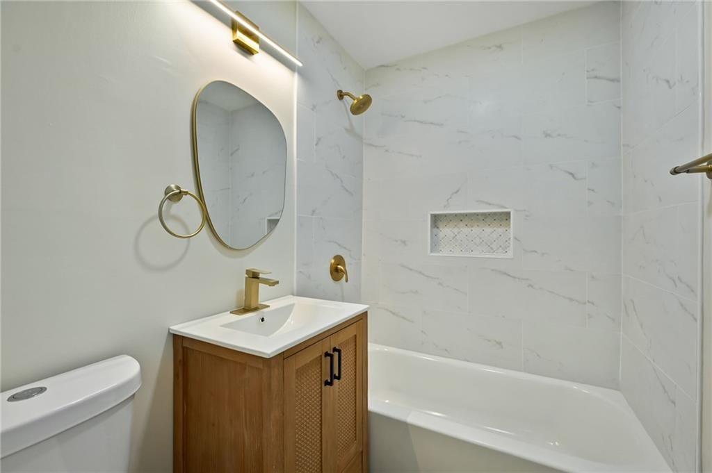 4327 N Drury Avenue — photo 10