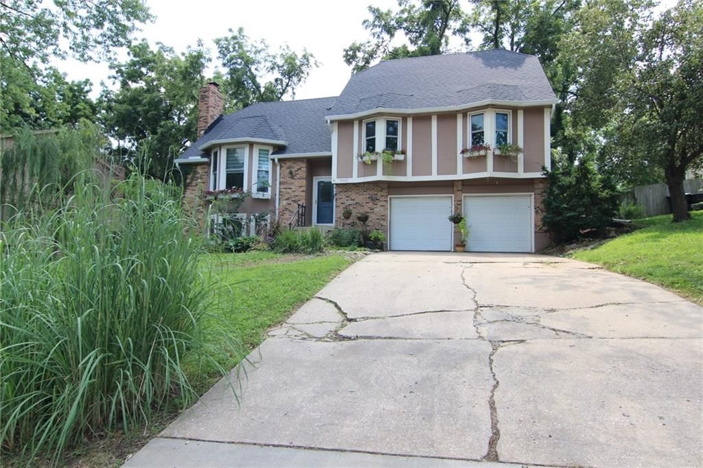 13415 W 66th Terrace, Shawnee, KS