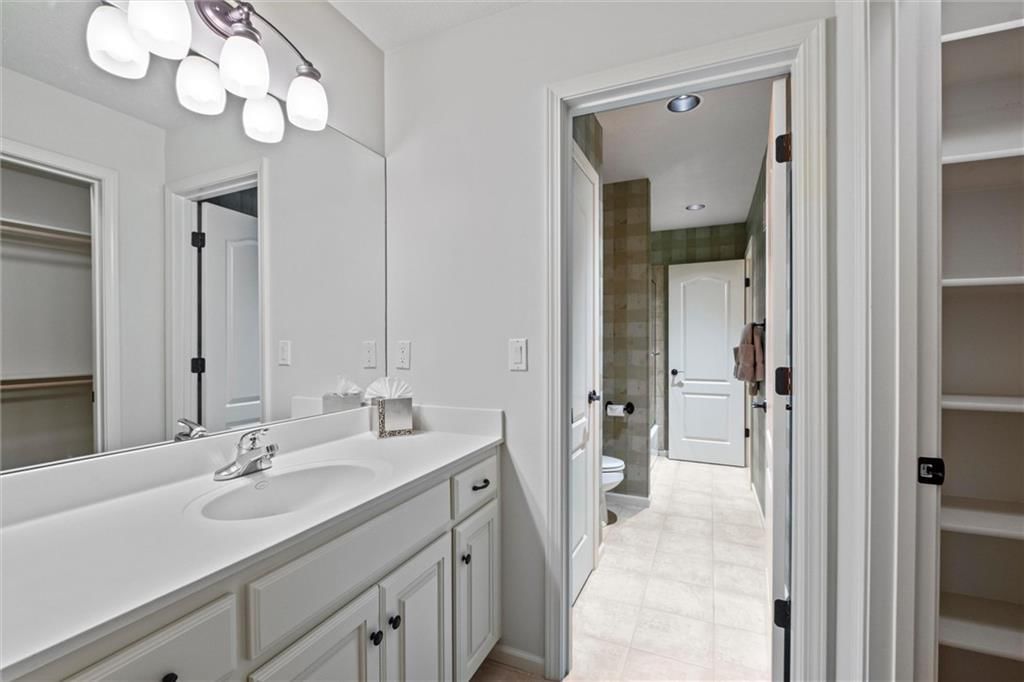 16813 Highland Ridge Drive — photo 33