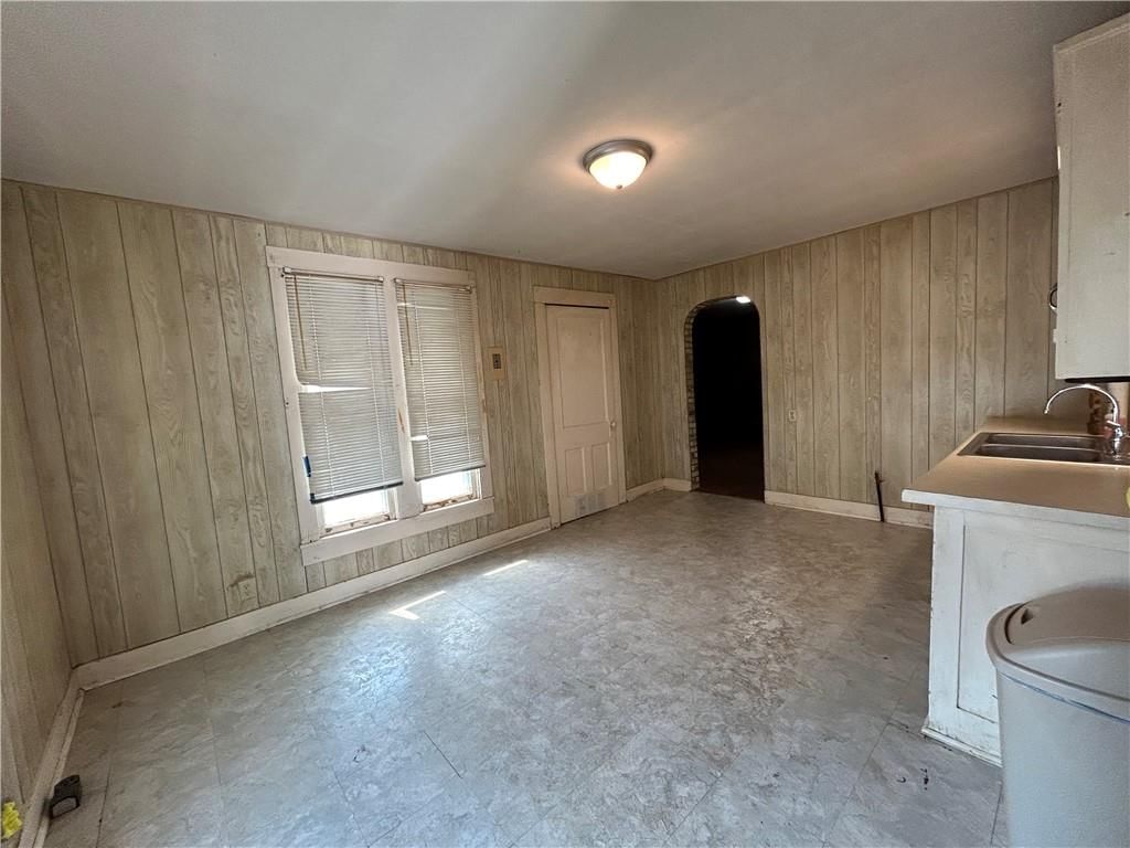 204 N McGee Street — photo 6