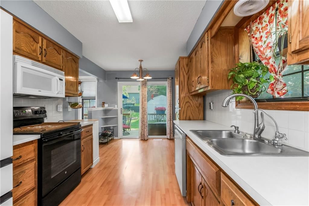 1307 NE Cookingham Drive — photo 11