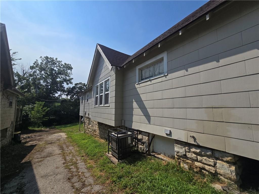 2542 Drury Street — photo 19
