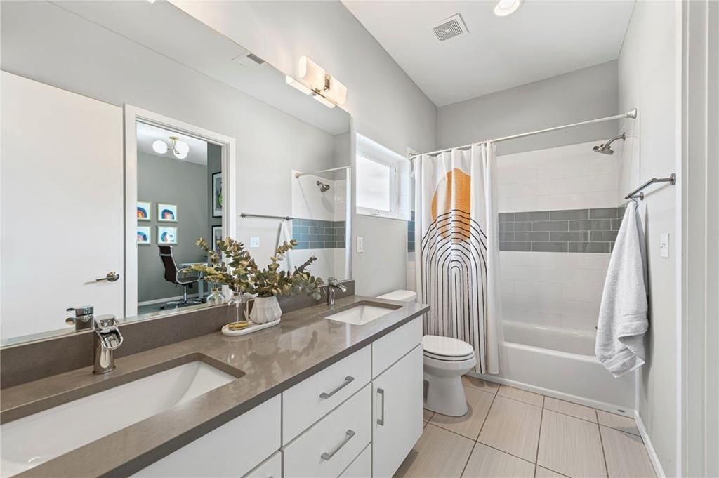 2431 Forest Avenue — photo 36